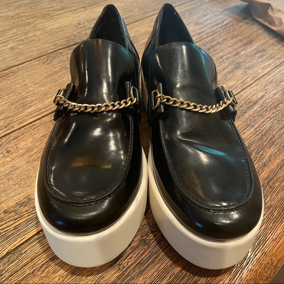 Celine Gold Chain Black Patent Leather Loafers 39. - Picture 7 of 11
